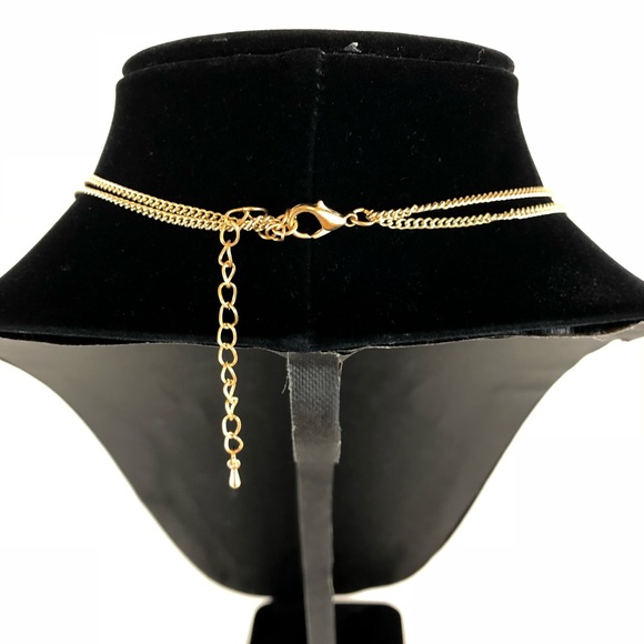 SALE 👀 Gold Tone Green Textured Necklace - Picture 6 of 6